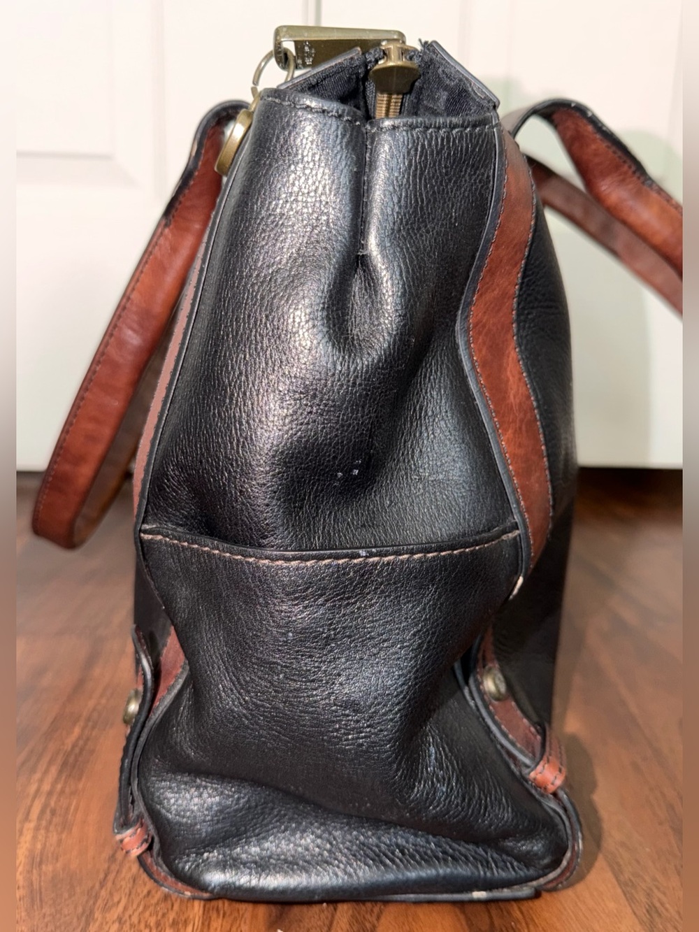 FOSSIL Reissue Weekender Black/ Brown Leather Satchel Shoulder Bag - Picture 4 of 16